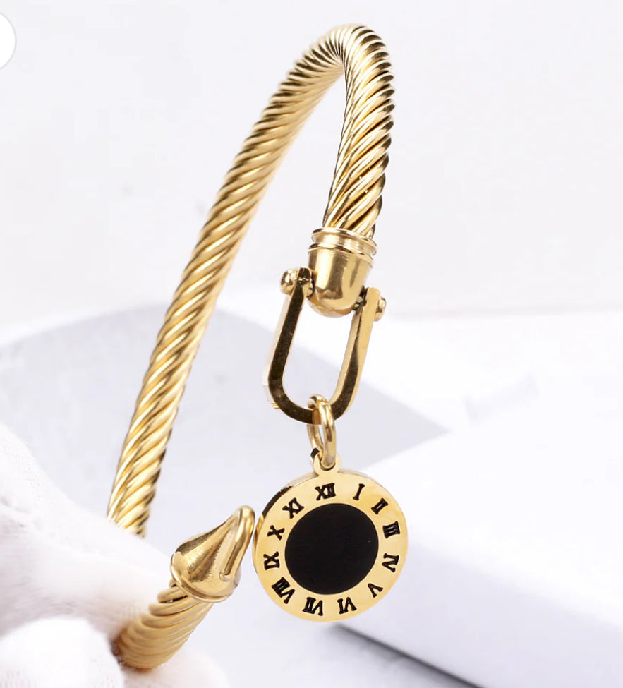 Luxe Cable Bracelet with Roman Numeral Charm